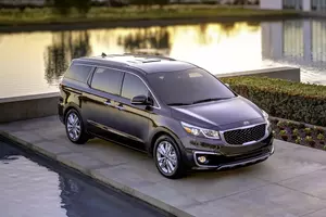 kia kia-sedona-2015-3.jpg