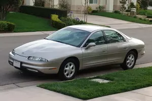 oldsmobile oldsmobile-aurora-2001-2.jpg