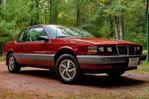 pontiac pontiac-grand-am-1985-h-1984.jpg